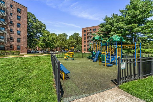 213-08 73rd Avenue 4J, Bayside, NY 11364