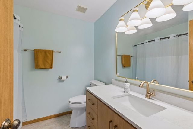 536 Raider Drive, Hudson, WI 54016