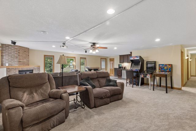 536 Raider Drive, Hudson, WI 54016