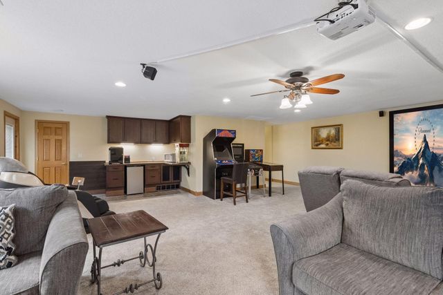 536 Raider Drive, Hudson, WI 54016