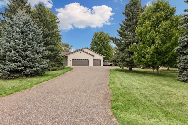 536 Raider Drive, Hudson, WI 54016
