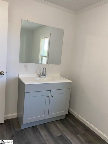 521 Park Street, Inman, SC 29349