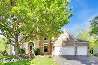 906 Secretariat Court, St. Charles, IL 60174