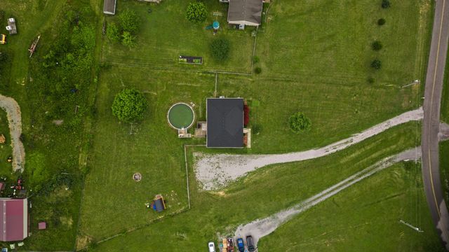 734 Lear Rd, Portland, TN 37148