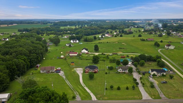 734 Lear Rd, Portland, TN 37148