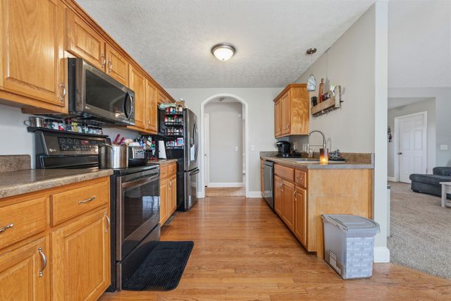 734 Lear Rd, Portland, TN 37148
