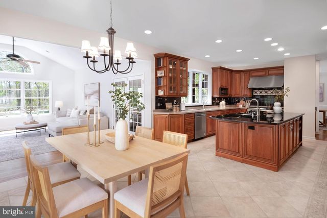 12 CLIFFVIEW CT, Princeton Junction, NJ 08550