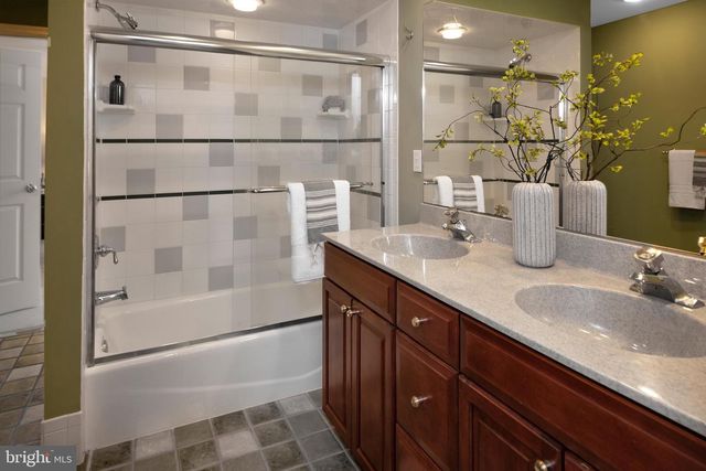 12 CLIFFVIEW CT, Princeton Junction, NJ 08550