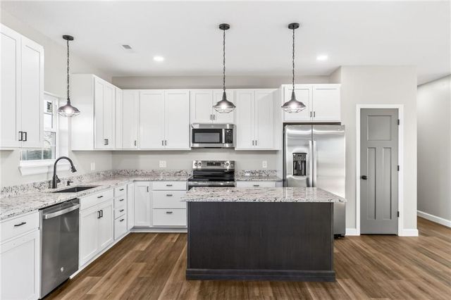 201 NE Shinn Lane, Lathrop, MO 64465