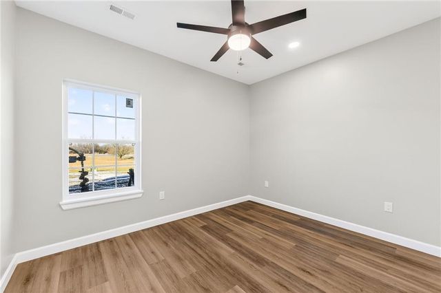 201 NE Shinn Lane, Lathrop, MO 64465