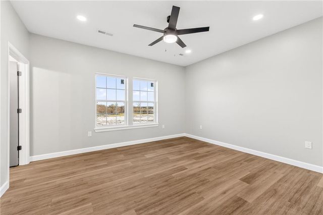 201 NE Shinn Lane, Lathrop, MO 64465