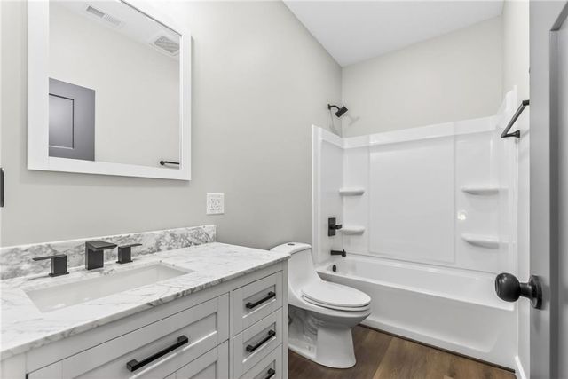 201 NE Shinn Lane, Lathrop, MO 64465