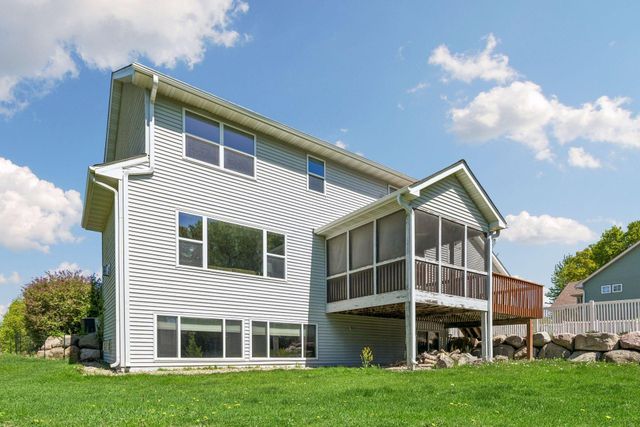 16267 Griffon Trail, Lakeville, MN 55044