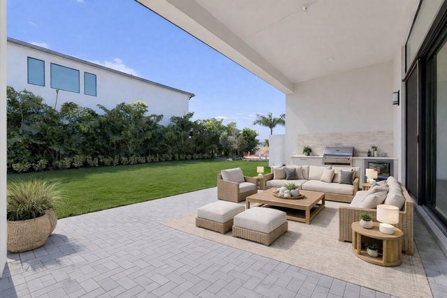 9568 Regal Palm Court, Boca Raton, FL 33498
