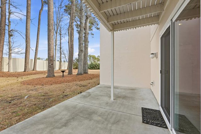 1000 11th Ave N Apt 102, North Myrtle Beach, SC 29582