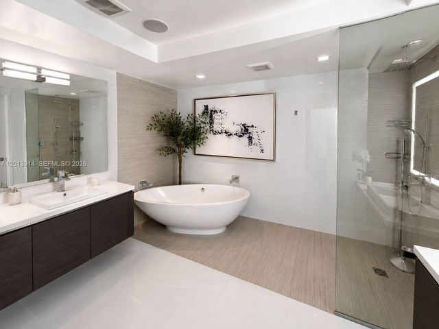 300 Sunny Isles Blvd 4-2407, Sunny Isles Beach, FL 33160