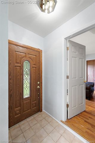 4255 Whispering Oak Drive, Flint Charter Township, MI 48507