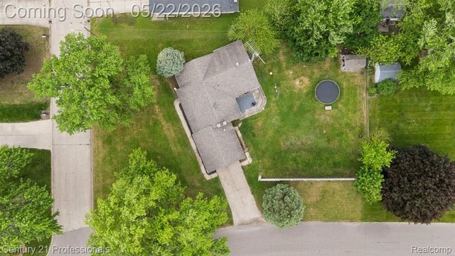 4255 Whispering Oak Drive, Flint Charter Township, MI 48507