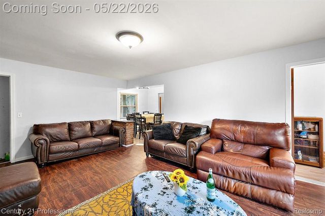 4255 Whispering Oak Drive, Flint Charter Township, MI 48507