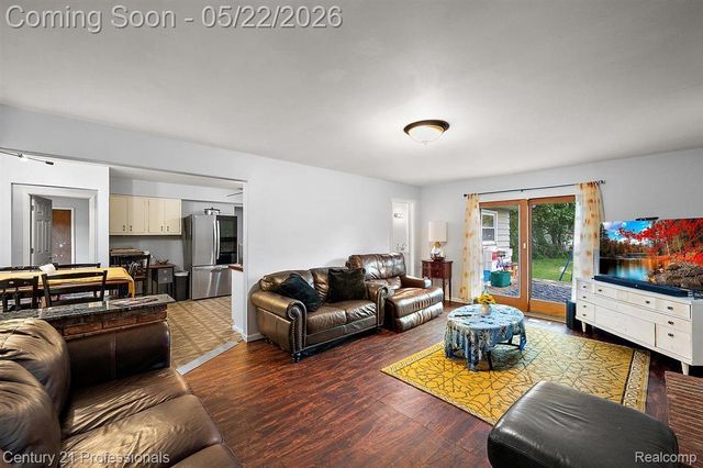 4255 Whispering Oak Drive, Flint Charter Township, MI 48507