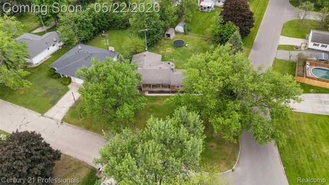 4255 Whispering Oak Drive, Flint Charter Township, MI 48507