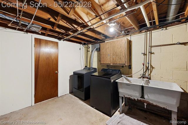 4255 Whispering Oak Drive, Flint Charter Township, MI 48507