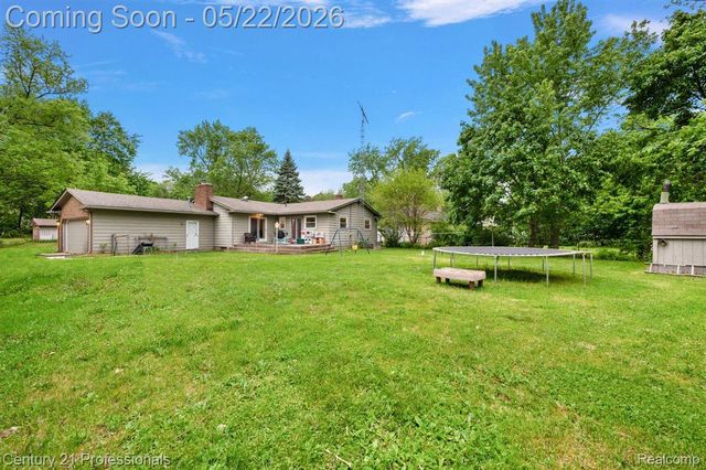 4255 Whispering Oak Drive, Flint Charter Township, MI 48507