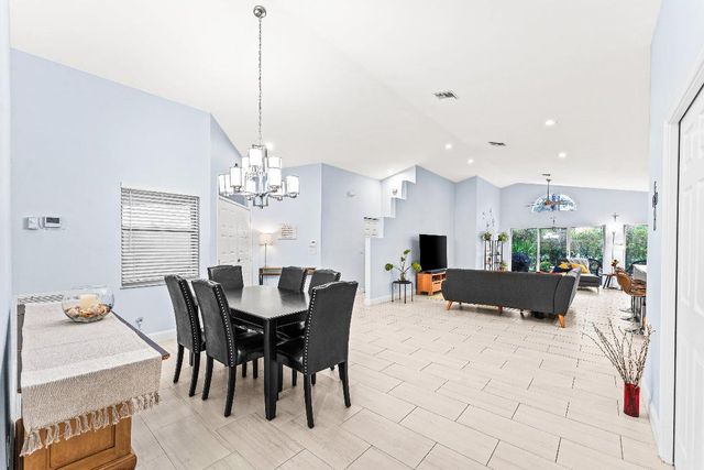 9702 Harbour Lake Circle, Boynton Beach, FL 33437