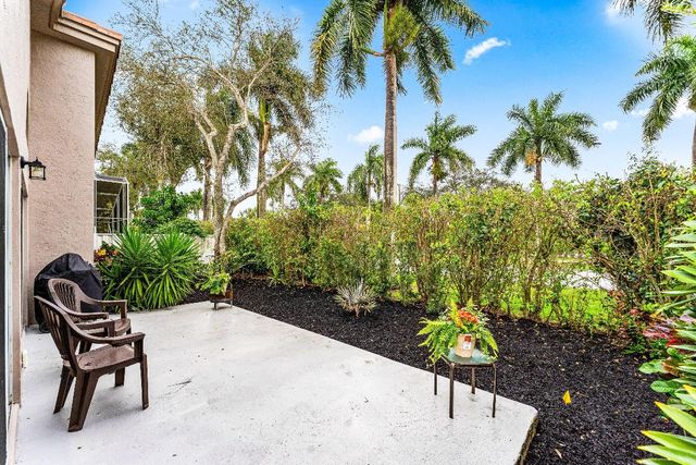 9702 Harbour Lake Circle, Boynton Beach, FL 33437