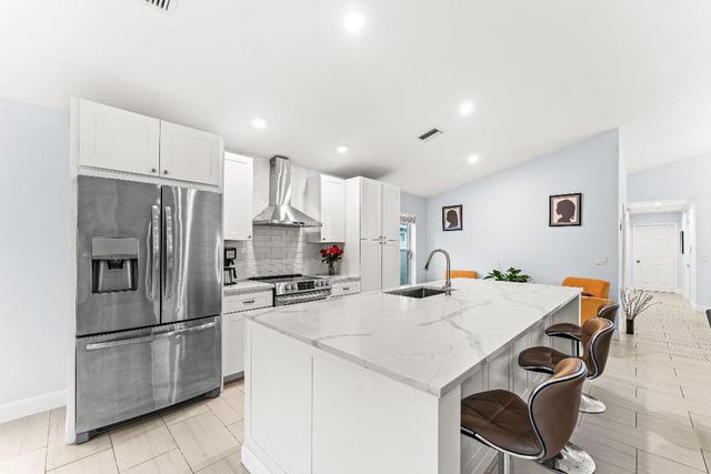 9702 Harbour Lake Circle, Boynton Beach, FL 33437