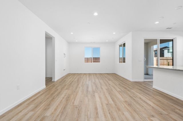 1876 Vallejo Avenue, Dinuba, CA 93618