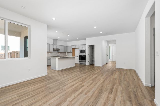 1876 Vallejo Avenue, Dinuba, CA 93618