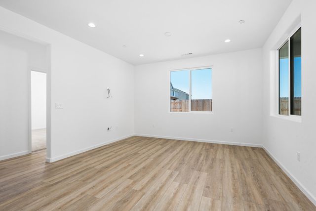 1876 Vallejo Avenue, Dinuba, CA 93618