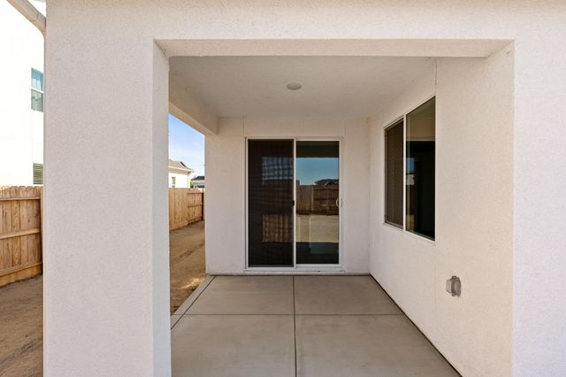1876 Vallejo Avenue, Dinuba, CA 93618