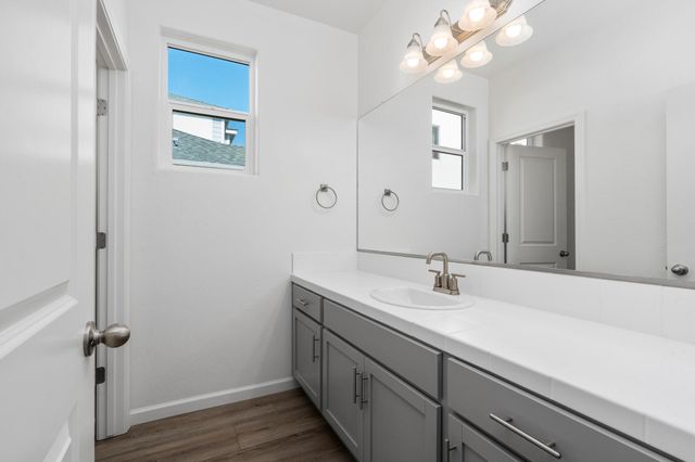 1876 Vallejo Avenue, Dinuba, CA 93618