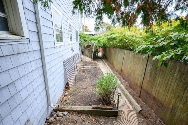 5 Telegraph Avenue, Hull, MA 02045