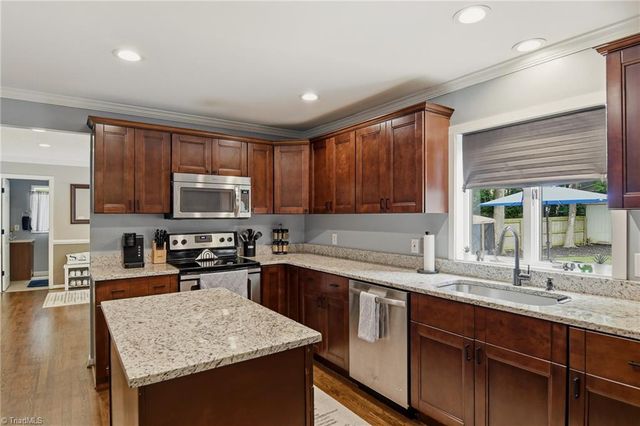 3611 Hunting Ridge Drive, High Point, NC 27265