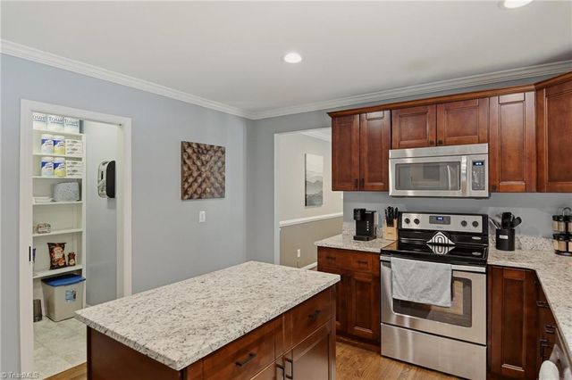 3611 Hunting Ridge Drive, High Point, NC 27265