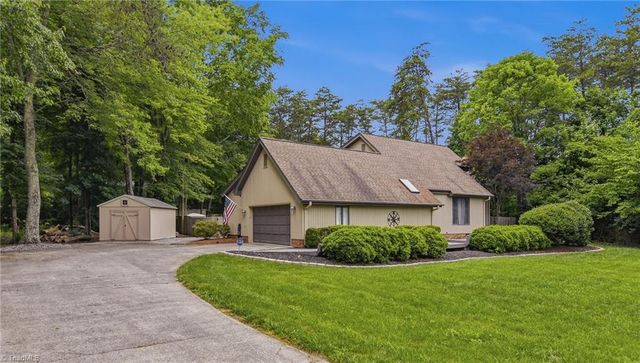 3611 Hunting Ridge Drive, High Point, NC 27265