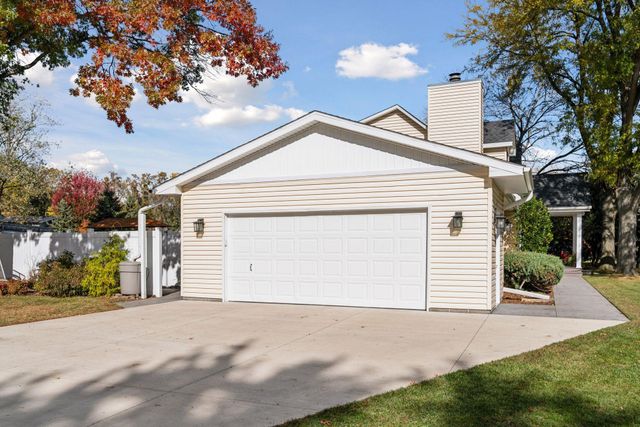 5041 Wood Avenue, White Bear Lake, MN 55110