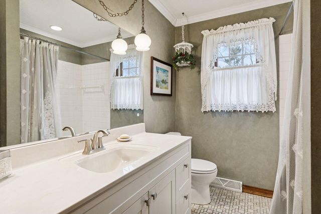 5041 Wood Avenue, White Bear Lake, MN 55110