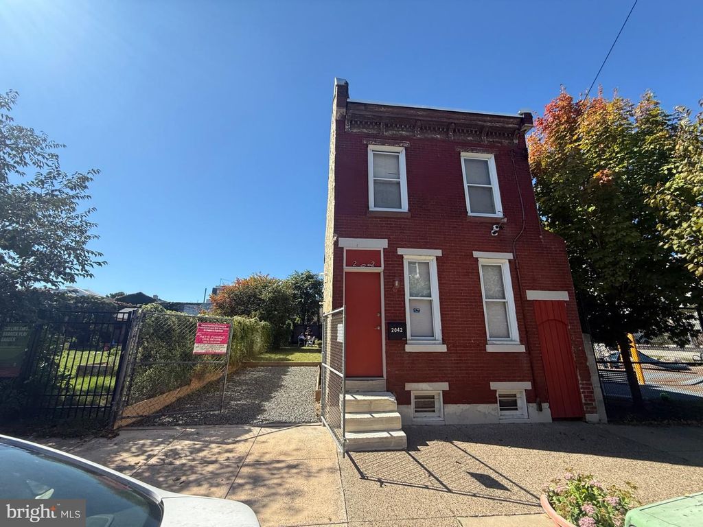2042-44 E HAGERT ST, PHILADELPHIA, PA 19125 — exterior