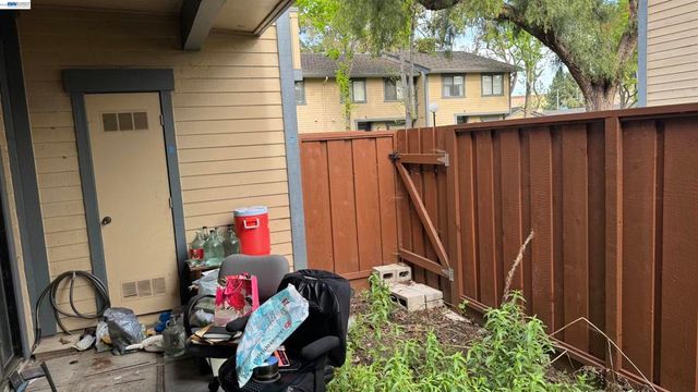 6043 Joaquin Murieta Ave D, Newark, CA 94560
