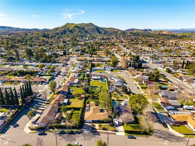 1335 El Monte Drive, Simi Valley, CA 93065