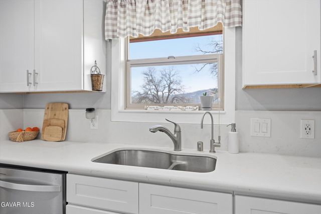 29210 Greenwater Drive, Tehachapi, CA 93561