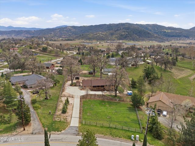 29210 Greenwater Drive, Tehachapi, CA 93561