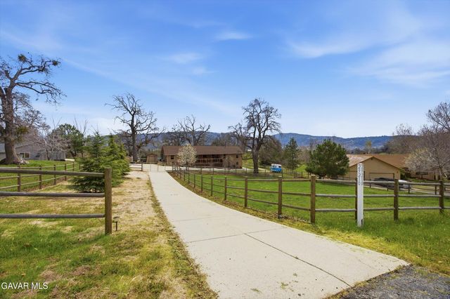 29210 Greenwater Drive, Tehachapi, CA 93561
