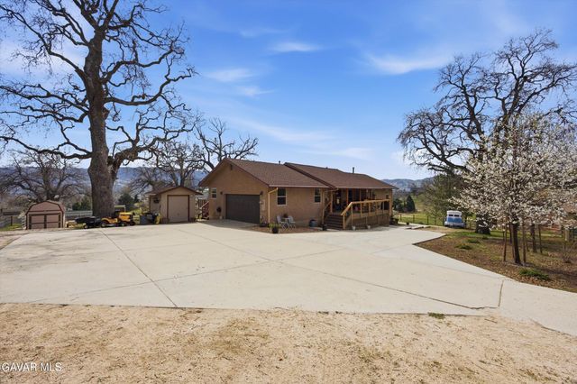 29210 Greenwater Drive, Tehachapi, CA 93561