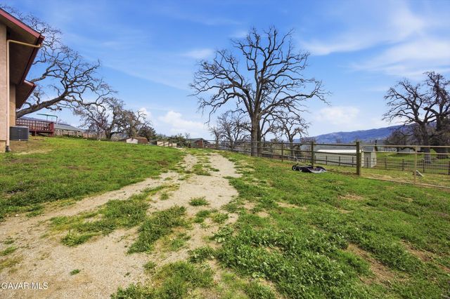 29210 Greenwater Drive, Tehachapi, CA 93561