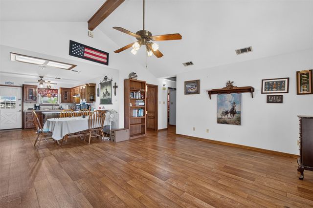 281 Lakeshore N, Onalaska, TX 77360
